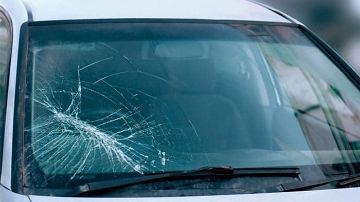 ¿Qué Debe Hacer Si Un Camión De Grava Daña Su Vehículo? 4 Gravel Truck Damages 2